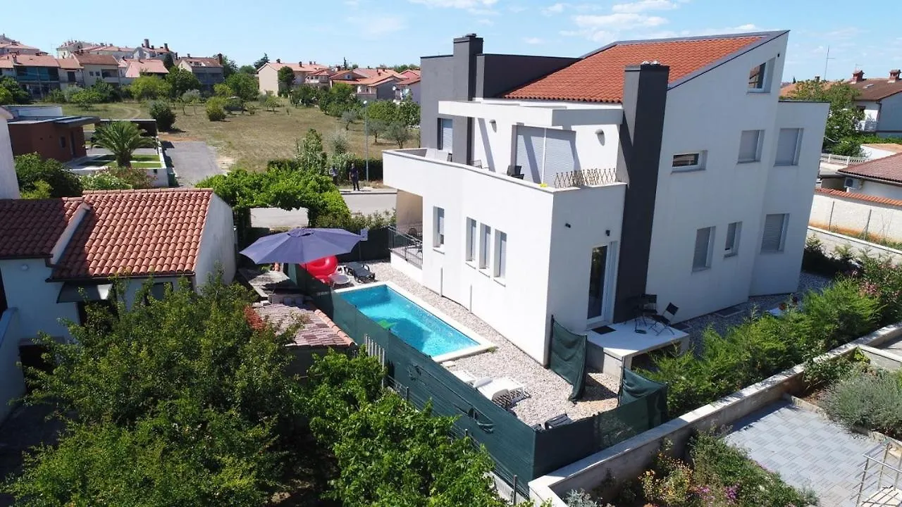 Apartments Peti Pola