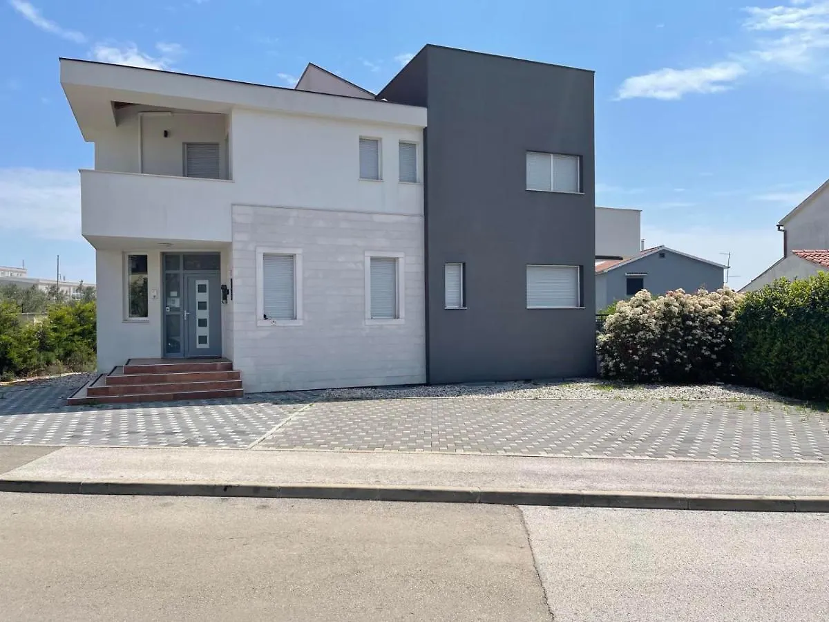 Apartments Peti Pola