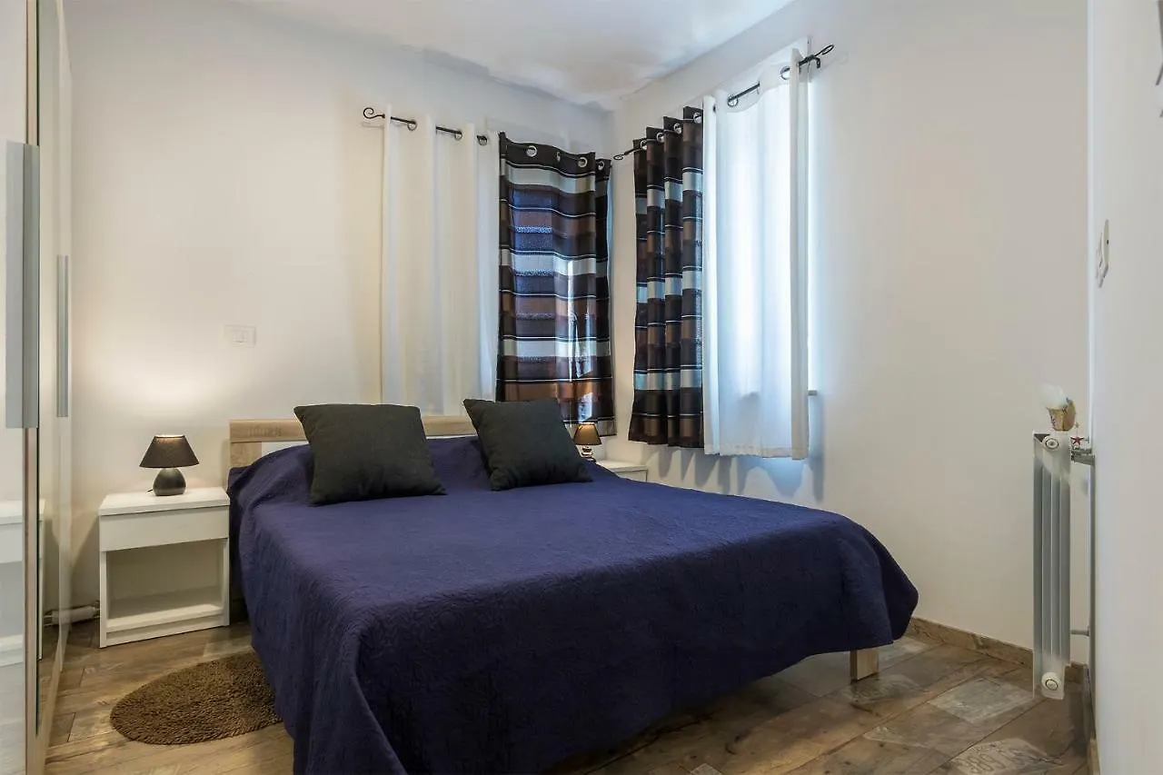 Apartments Peti Pula 0*,  Croatia